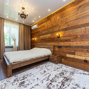 Люкс-апартаменты Коломиевский, 6 Киев