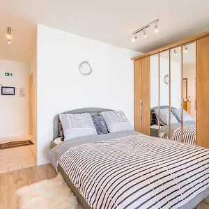  Appartement Luxueuze Vakantiestudio Met Zeezicht En Terras In België