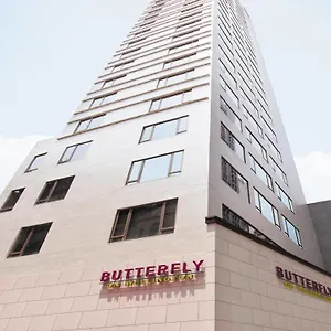 Butterfly On Wellington, **** Гонконг